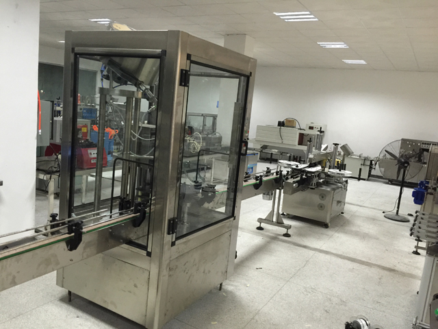 linija za zatvaranje stroja za etiketiranje.jpg