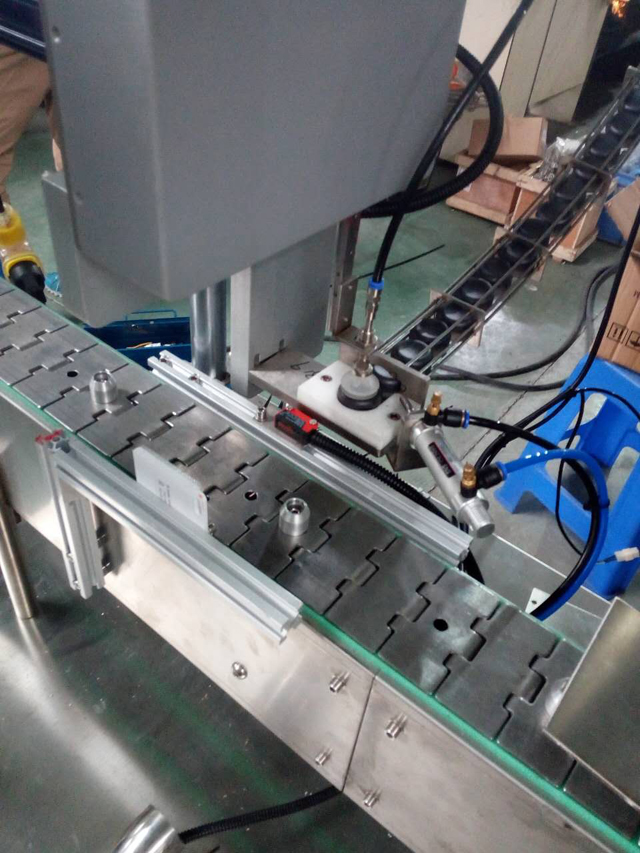 kape robot hrani slike.jpg