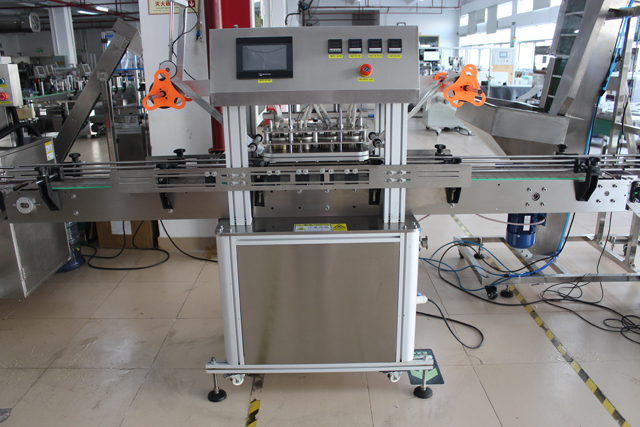 Stroj za zatvaranje staklenih posuda (3).JPG