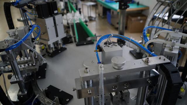 rotacijski zatvarač za punjenje.jpg