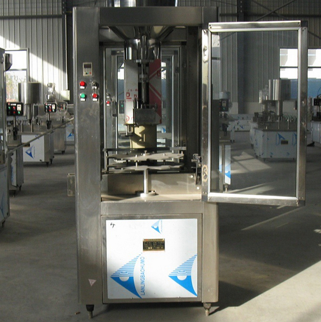 strojevi za automatsko začepljivanje.jpg