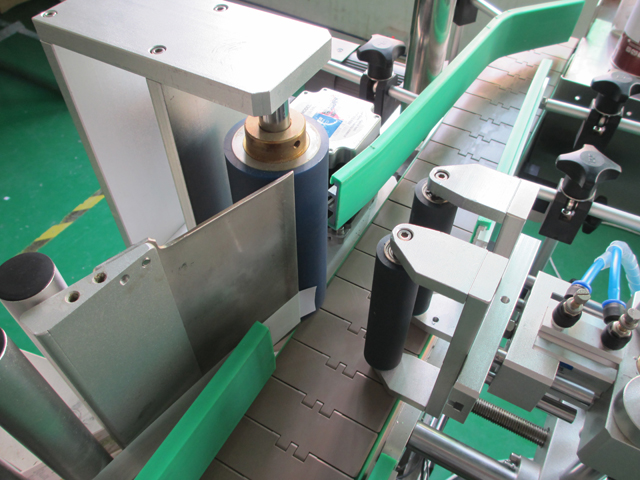 PLC controlling system bottle labeling machine OPREMA ZA ETIKETIRANJE BOCA PLC2.jpg