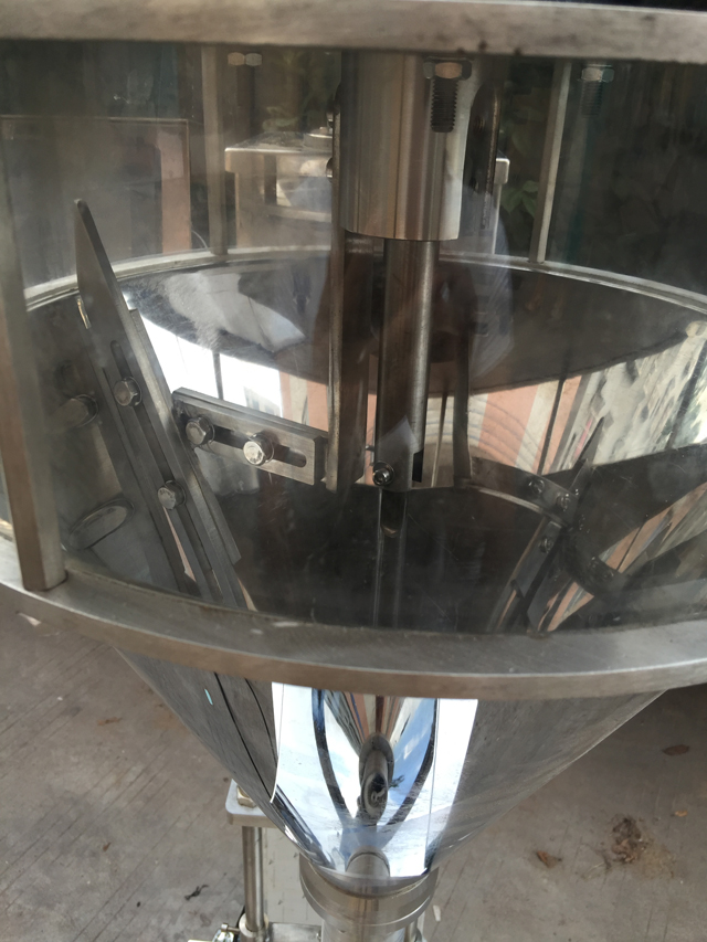 novi stroj za punjenje praha (1).jpg