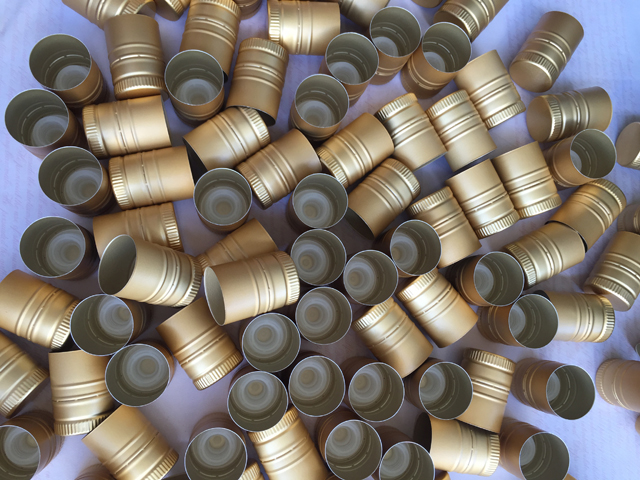 caps samples sent from usa customer for capping machine aluminijske kape.jpg