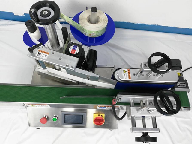 Stolni uređaj za etiketiranje