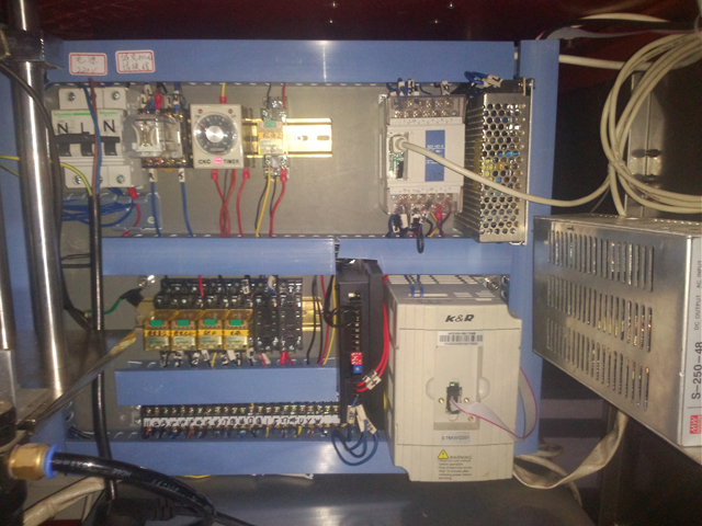 relays for filling sealing machines UNUTRA, strojevi za brtvljenje punjenja aluminijskih cijevi.jpg