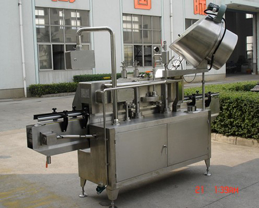 PLC-controlled system glass Jar twist off Steam Capper equipment vacuum capping machine for Glass Jars pozadinska snimka vakuumske kapice koja se odvrće.jpg