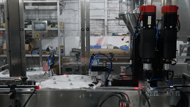 stroj za zatvaranje.JPG