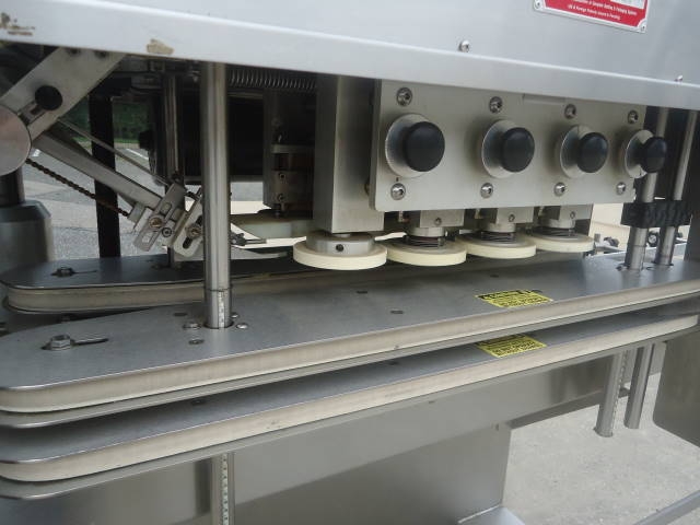 high speed linear screw capping machines brzi zavrtanj.jpg