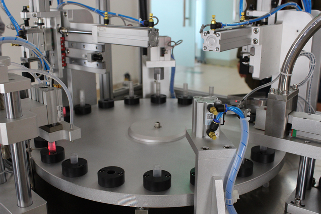 automat za prešanje punjenja.jpg