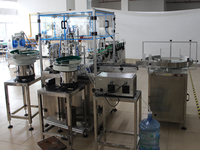 stvarne slike punjenja zatvaranje označavanja.jpg