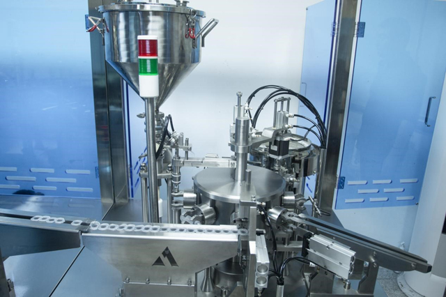 linija za punjenje štrcaljki (2).jpg