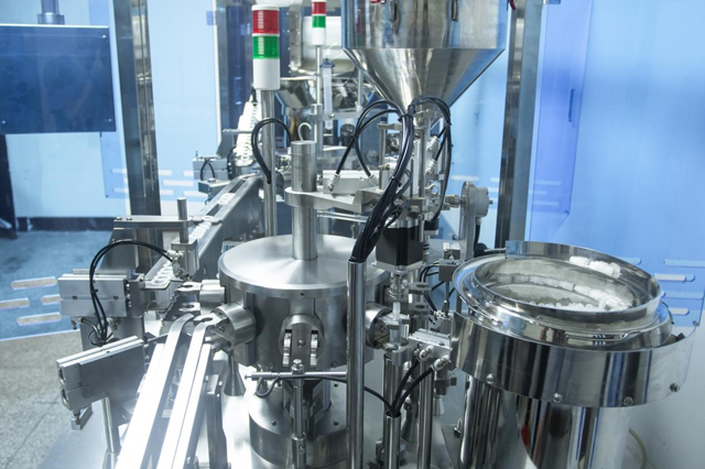 linija za punjenje štrcaljki (3).jpg