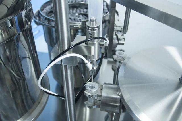 linija za punjenje štrcaljki (4).jpg