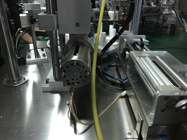 ultrasounic generator ultrazvučni brtveni ispun za tube pasta.jpg