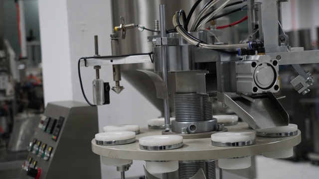 plastika za brtvljenje cijevi za punjenje.jpg