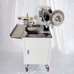 Poluautomatski aplikator naljepnice zastavice za pakiranje hrane za kućne ljubimce s psećim kostima