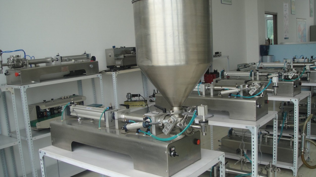 liquid cream lotion filling equipment pneumatic Stroj za punjenje CREAM&LIQUID.jpg
