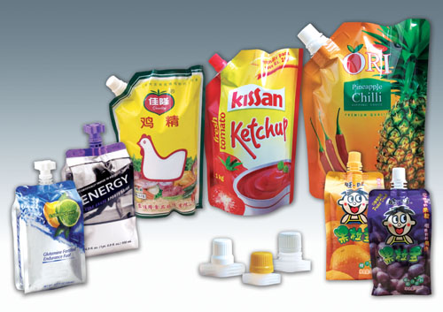 spout bags after filling vrećice s izljevom s jednom glavom, punjenje s spremnikom .jpg