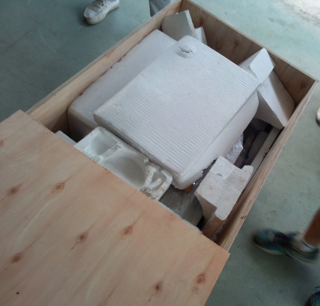 wooden case packaging before ocean shipping ambalaža za stroj za etiketiranje.jpg