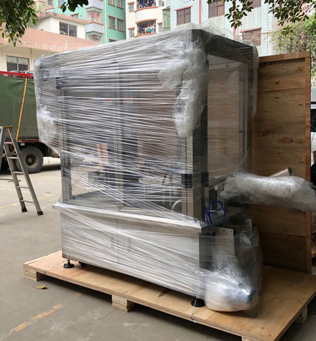 stroj za zatvaranje staklenki za kreme u drvenoj kutiji