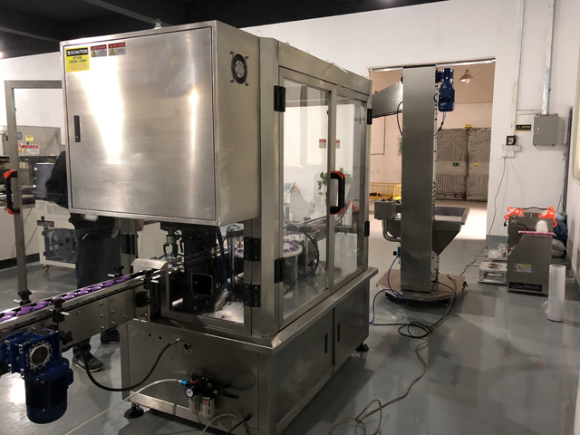 crtež stroja za zatvaranje staklenki za kreme (2).jpg