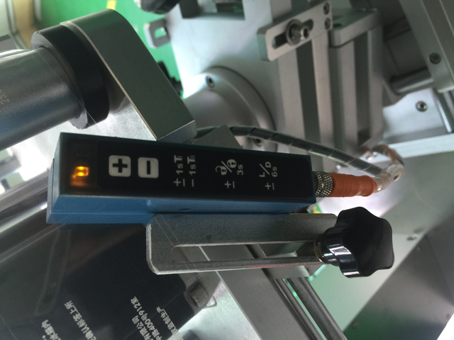 senzor za detekciju naljepnica transparent.jpg